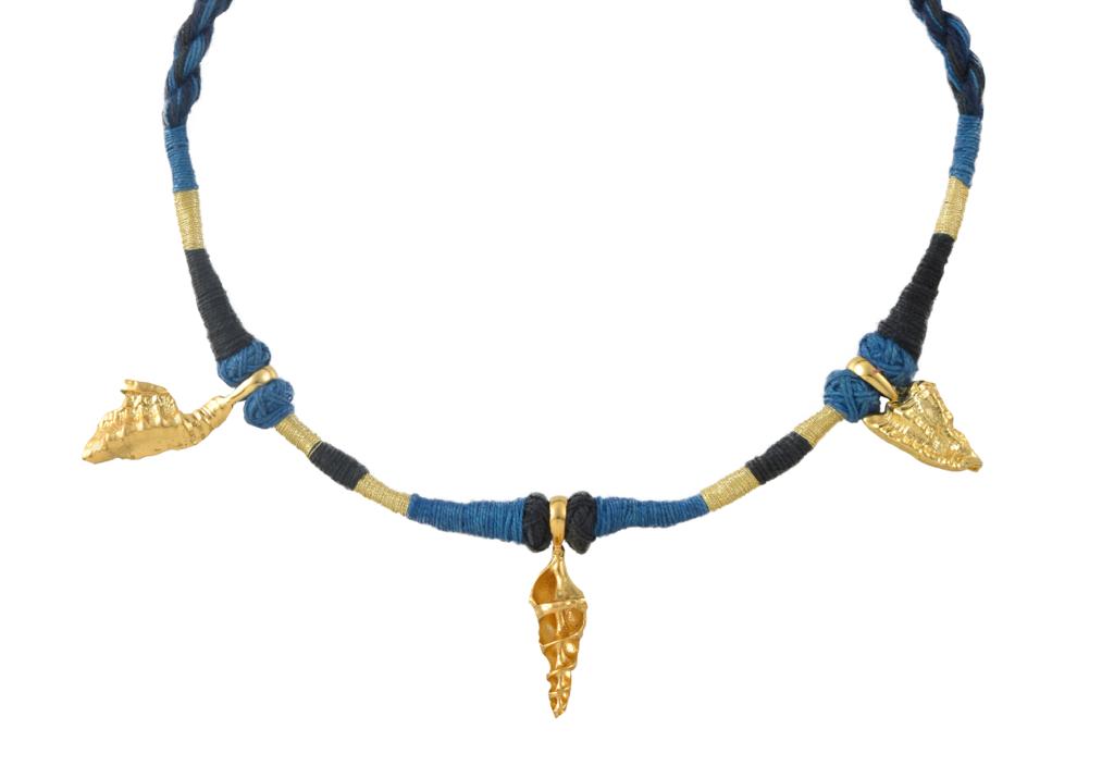 THE SHELLS AMULET