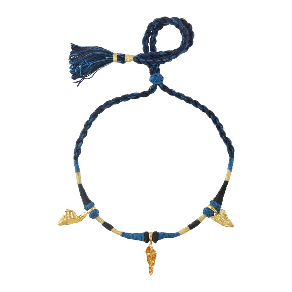 THE SHELLS AMULET